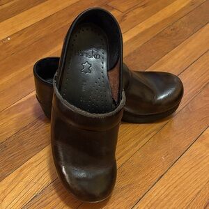 Dansko Women's Dark Brown Mules Wide EU 38